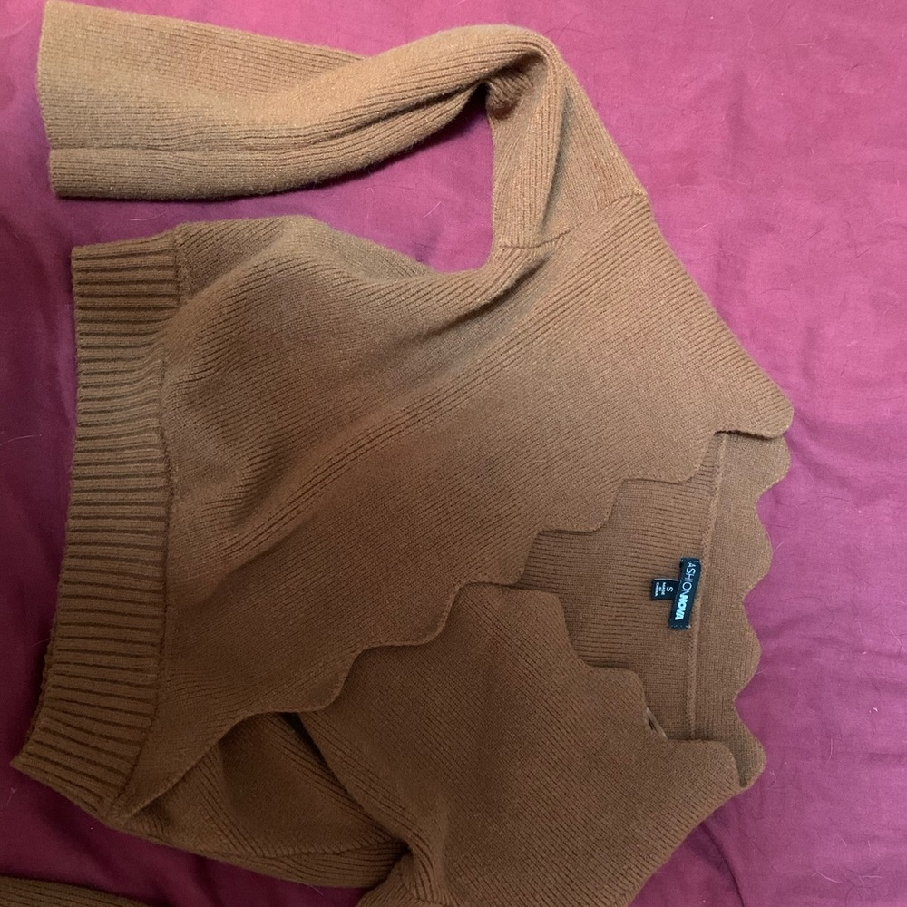 Cropped sweater